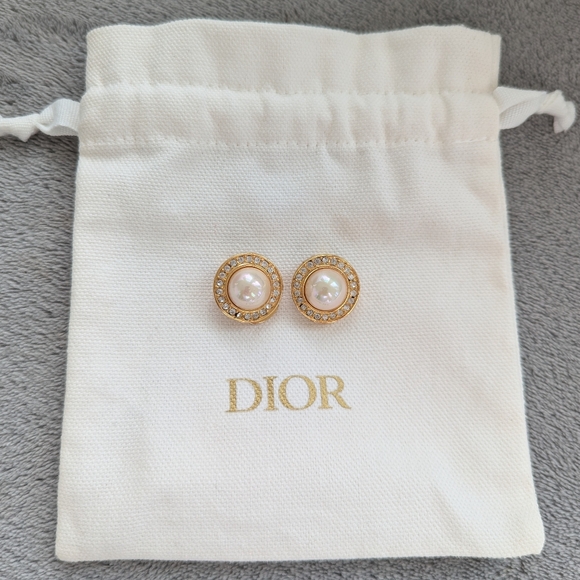 Christian Dior faux pearl vintage clip on earrings with rhinestones - Picture 2 of 15